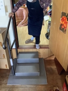 段差への手すり設置後